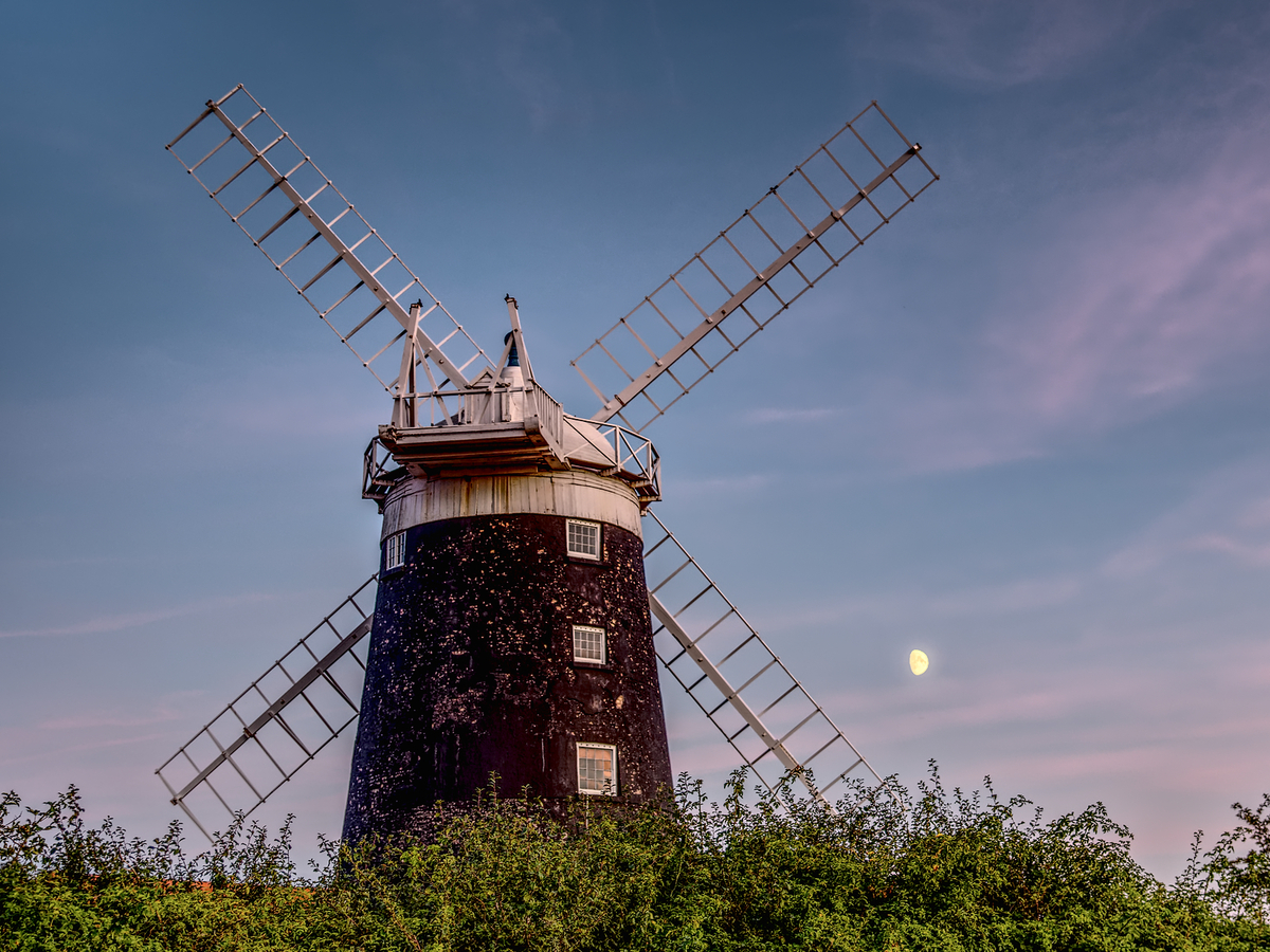 The Wind And The Moon - Kevin Cannings